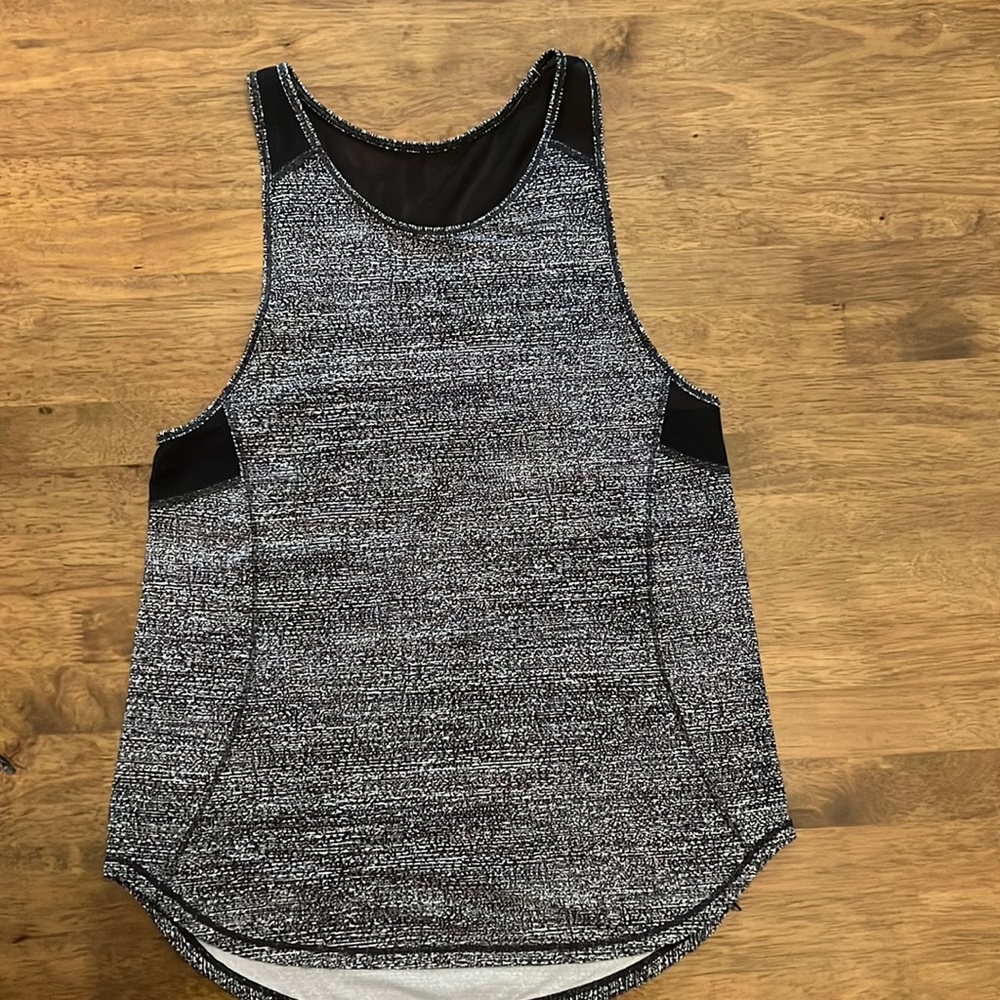 Lululemon shirt, size 6 LIKE NEW